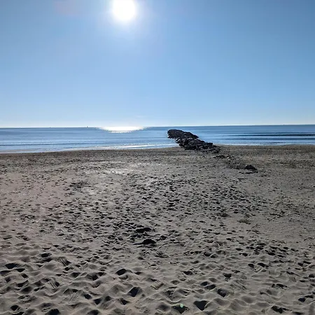 Sol-y-days Altitude Zero En Premiere Ligne Face A La * Le Grau-du-Roi